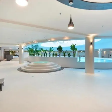 Apartment Hanza Tower White 24 Pool & Jacussi *